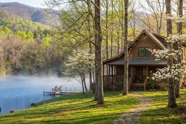 Spring Is Coming: Why a Home Concierge Service Makes Your Return to the Mountains Effortless